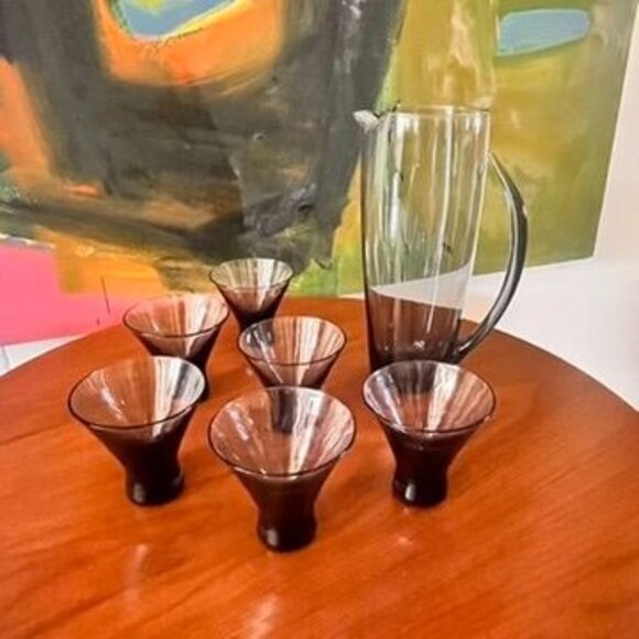 Vintage MCM Morgantown Normandie Smoke Gray Glass Cocktail Pitcher & Six Martini - Picture 4 of 9